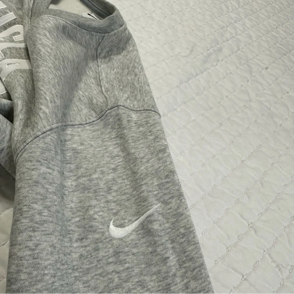 Nike Unisex UCLA College Sweatshirt Long Sleeve Crewneck Club Sweater - Picture 10 of 13